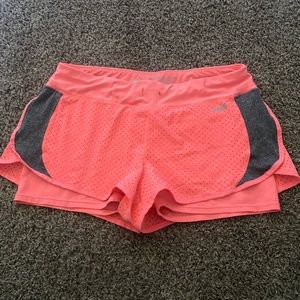 pink/ grey shorts